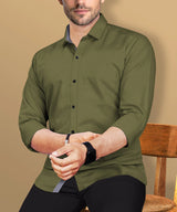 Men Regular Fit Solid Spread Collar Casual Shirt