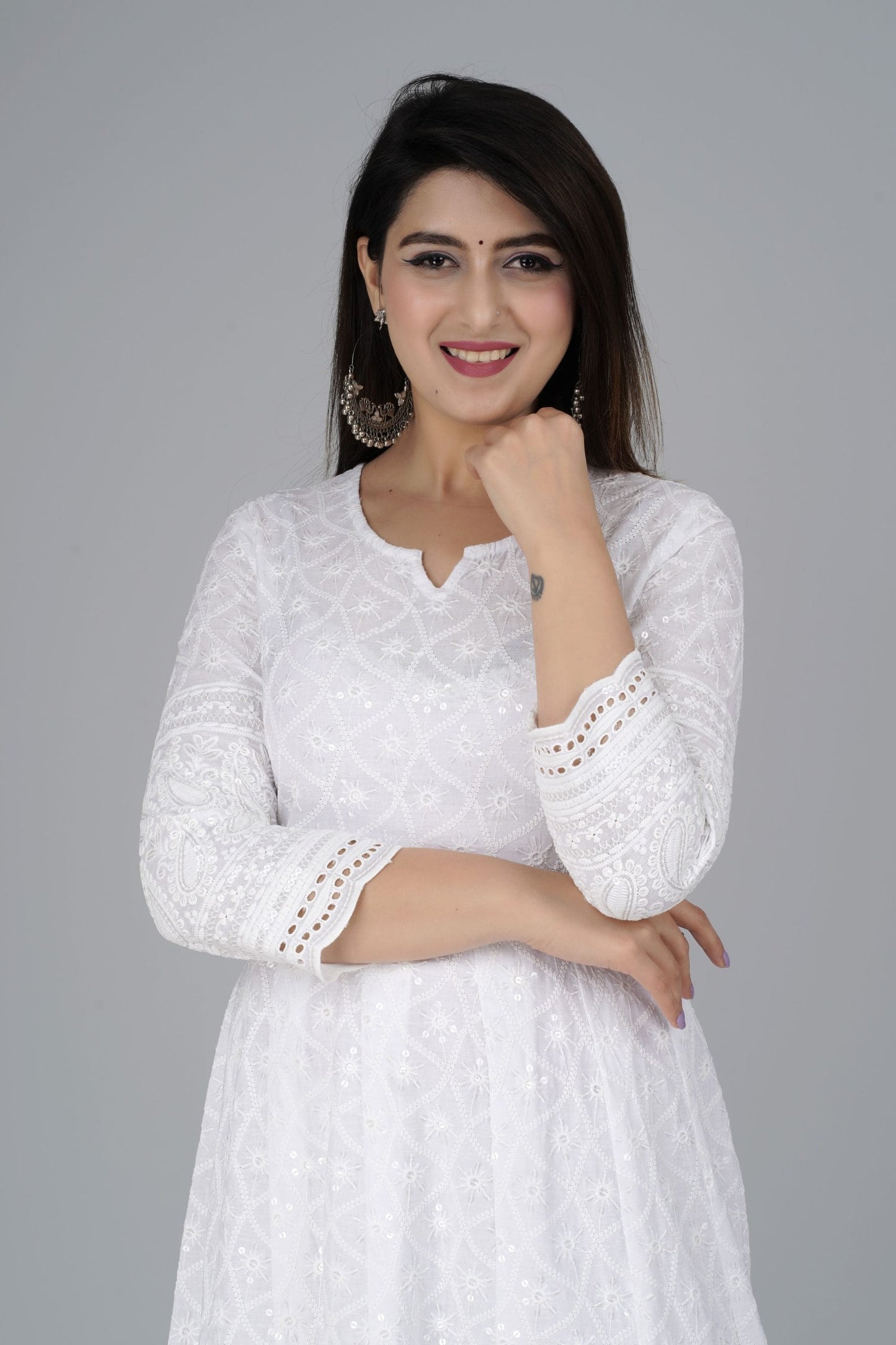 Avira White Chikankari Anarkali Kurta - View 4
